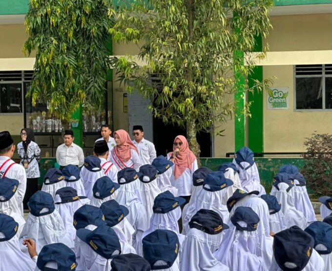 UPACARA HARI GURU NASIONAL DI MTs AL-ITTIHAAD BERLANGSUNG KHIDMAT